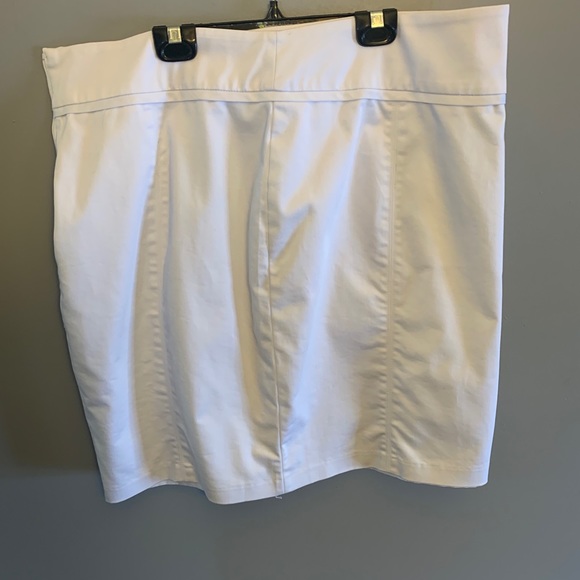 White midi skirt, size 18 - Picture 2 of 4